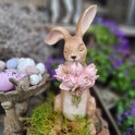 Figurka Zając z kwiatami