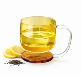 Szklanka z uchem lewitująca