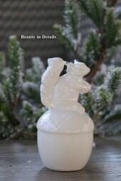 Wiewiórka dzwonek porcelanowy 