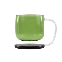 Szklanka z uchem lewitująca